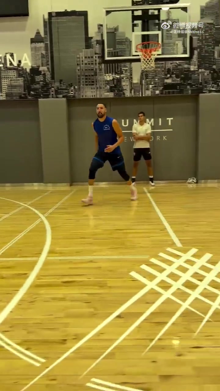 這個造型顯得年輕多了克萊在紐約最新個人訓練